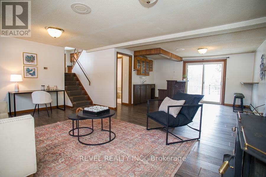 104 Hillside Avenue, Norfolk, ON - Indoor Photo Showing Other Room