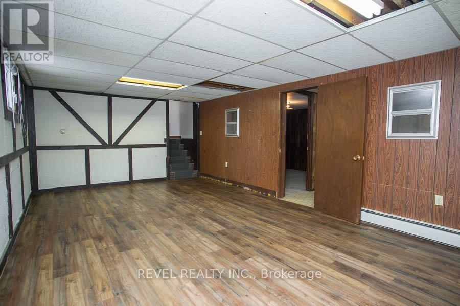 104 Hillside Avenue, Norfolk, ON - Indoor Photo Showing Other Room