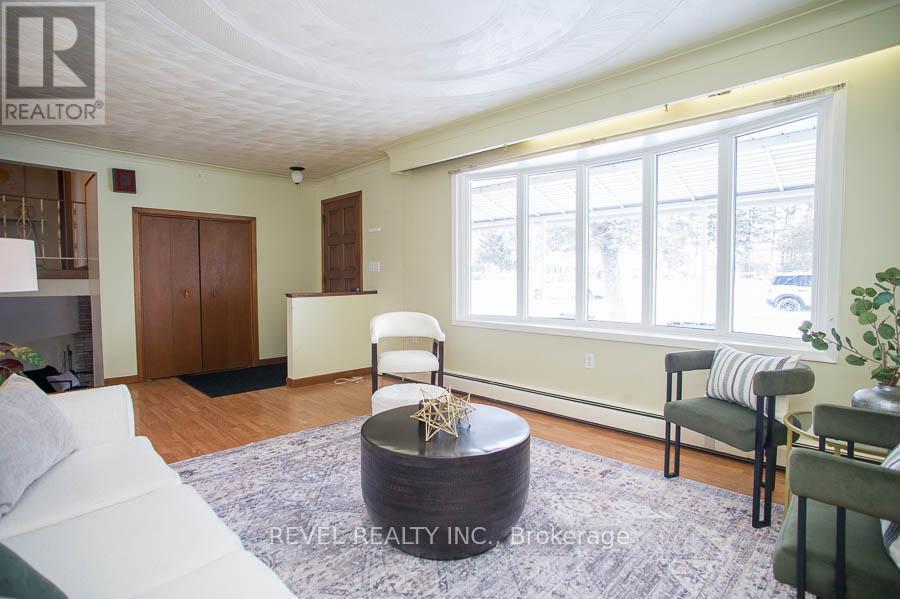 104 Hillside Avenue, Norfolk, ON - Indoor Photo Showing Other Room