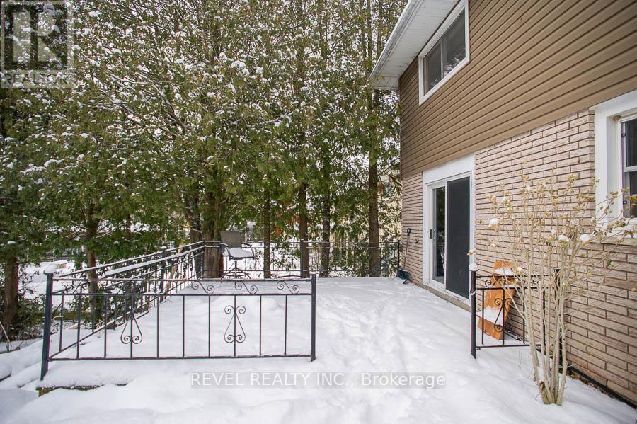 104 Hillside Avenue, Norfolk, ON - Outdoor