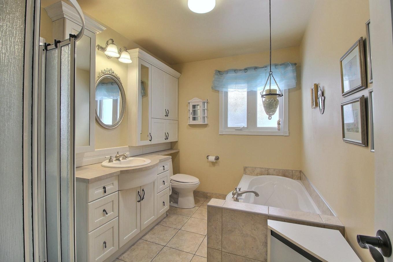 Salle de bains - 1055 Av. Des Érables, Val-D'Or, QC - Indoor Photo Showing Bathroom