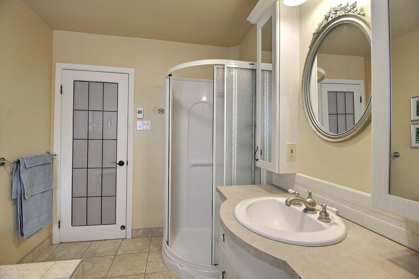 Salle de bains - 1055 Av. Des Érables, Val-D'Or, QC - Indoor Photo Showing Bathroom