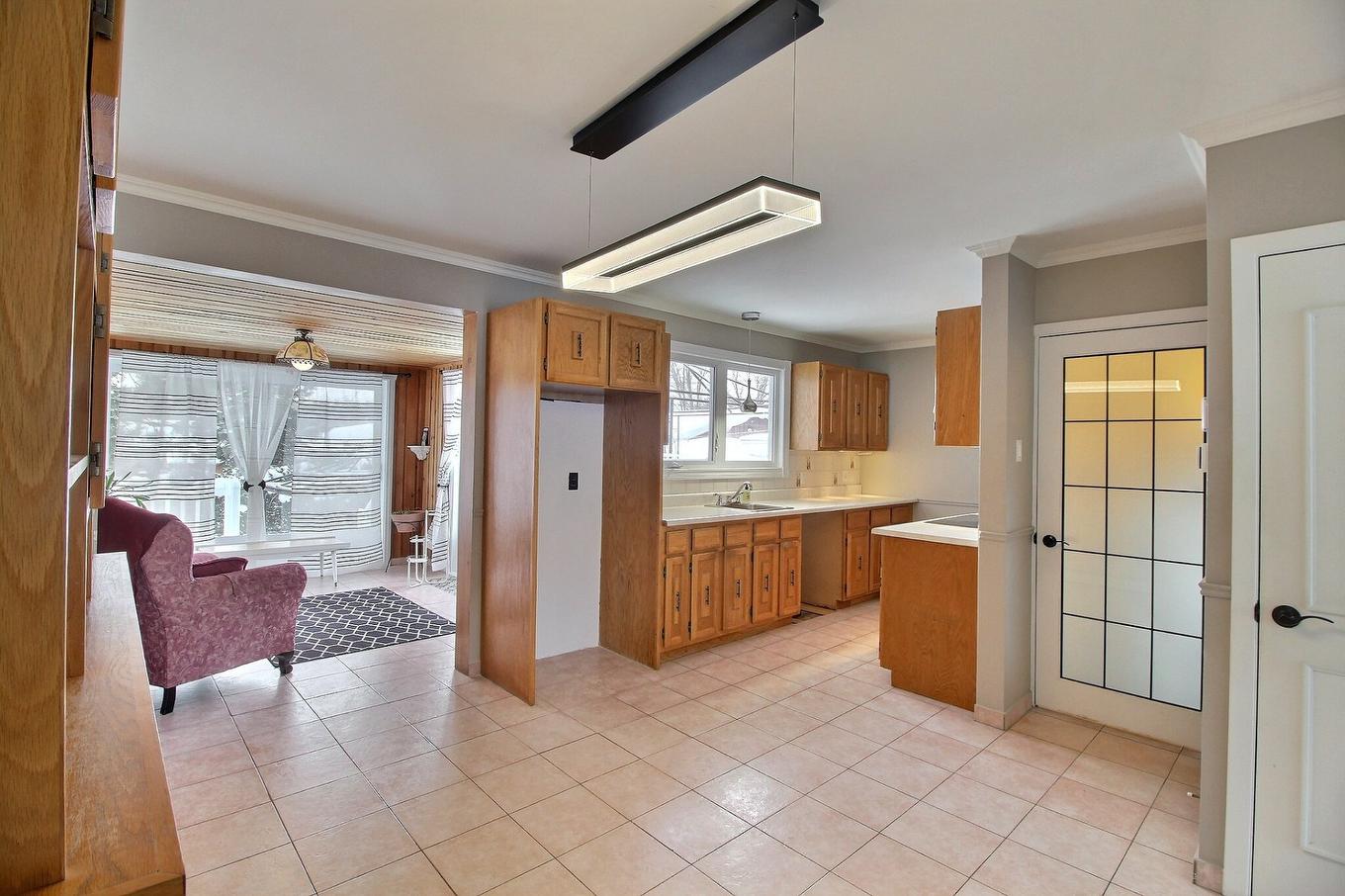 Vue d'ensemble - 1055 Av. Des Érables, Val-D'Or, QC - Indoor Photo Showing Kitchen