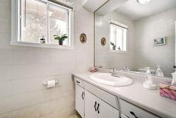 Powder room -
