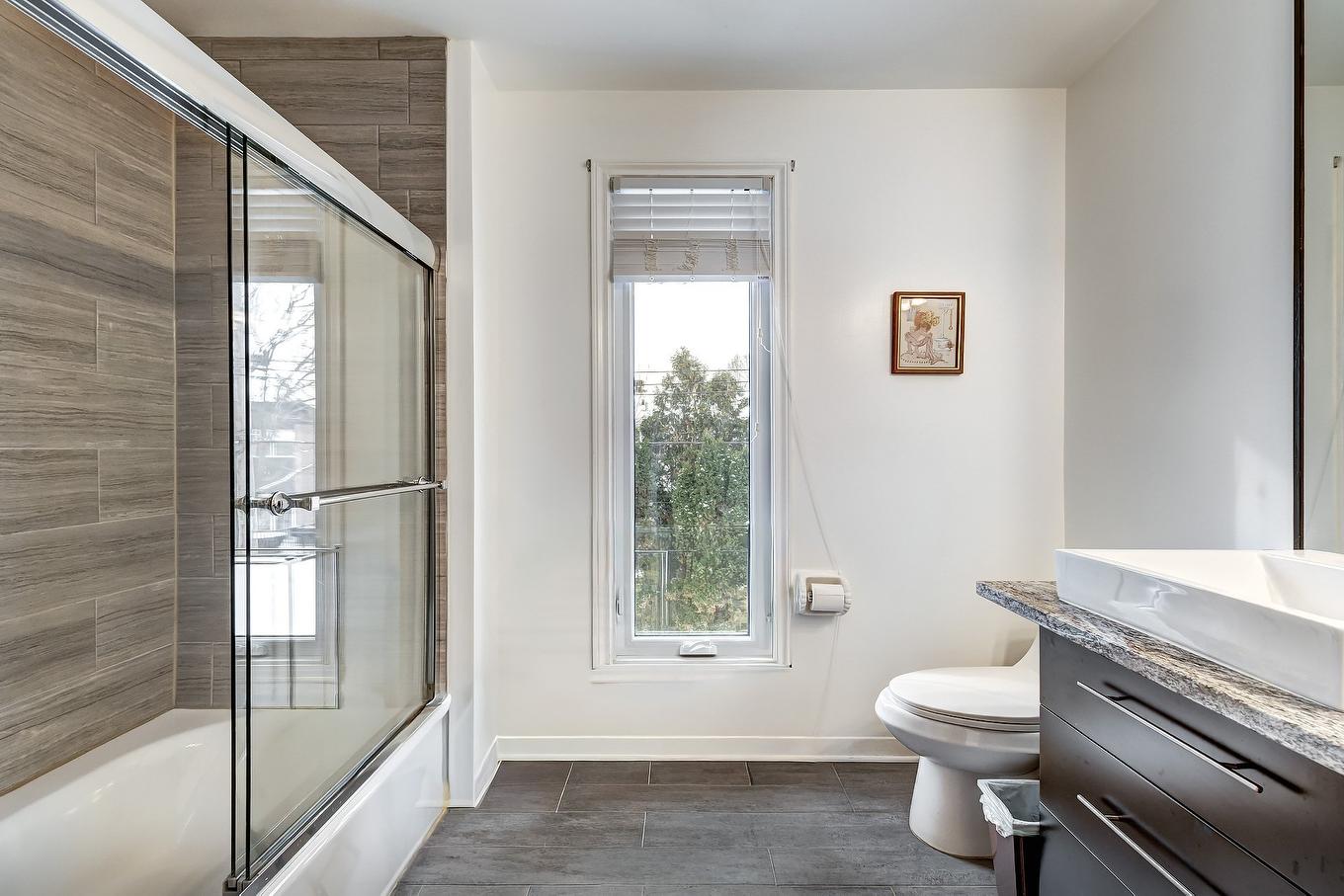 Salle de bains - 1148 Rue Tecumseh, Dollard-Des-Ormeaux, QC - Indoor Photo Showing Bathroom