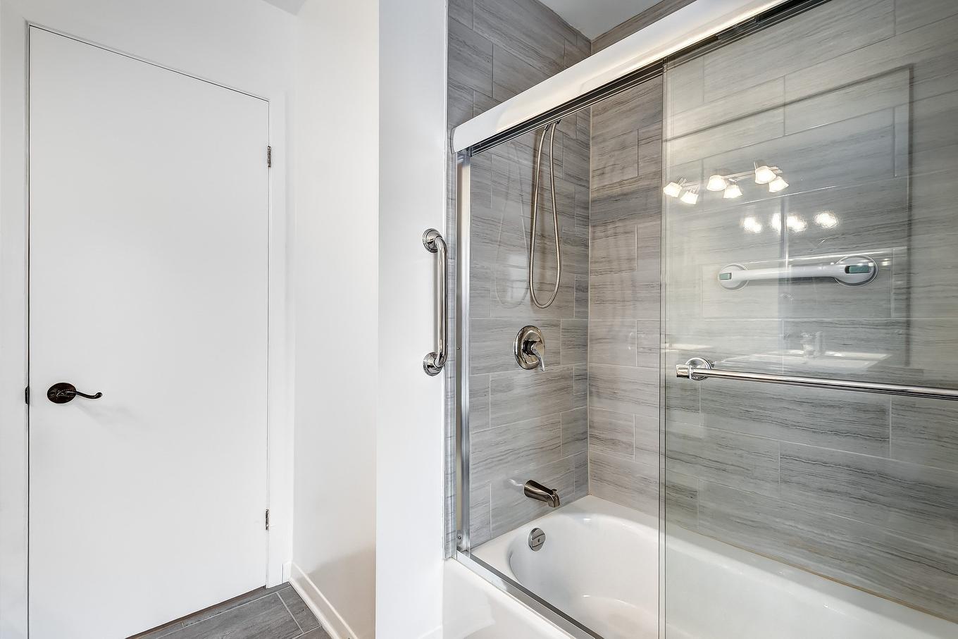 Salle de bains - 1148 Rue Tecumseh, Dollard-Des-Ormeaux, QC - Indoor Photo Showing Bathroom