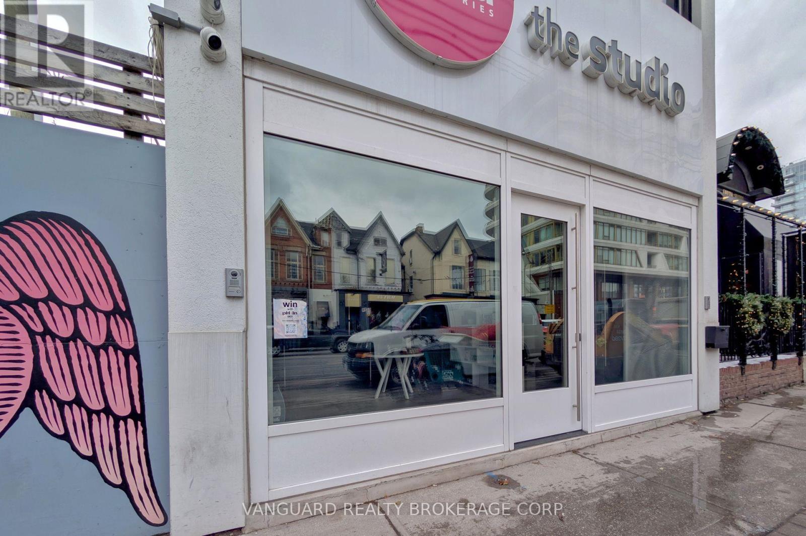 118 Avenue Road, Toronto, ON