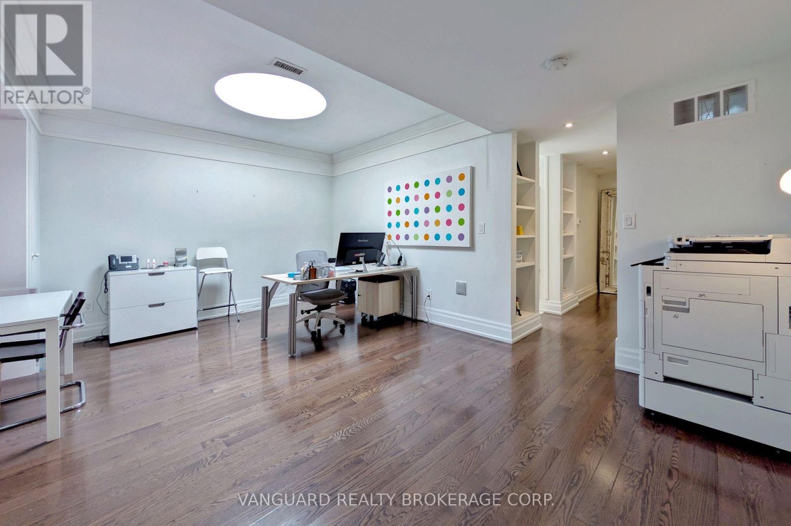 118 Avenue Road, Toronto, ON