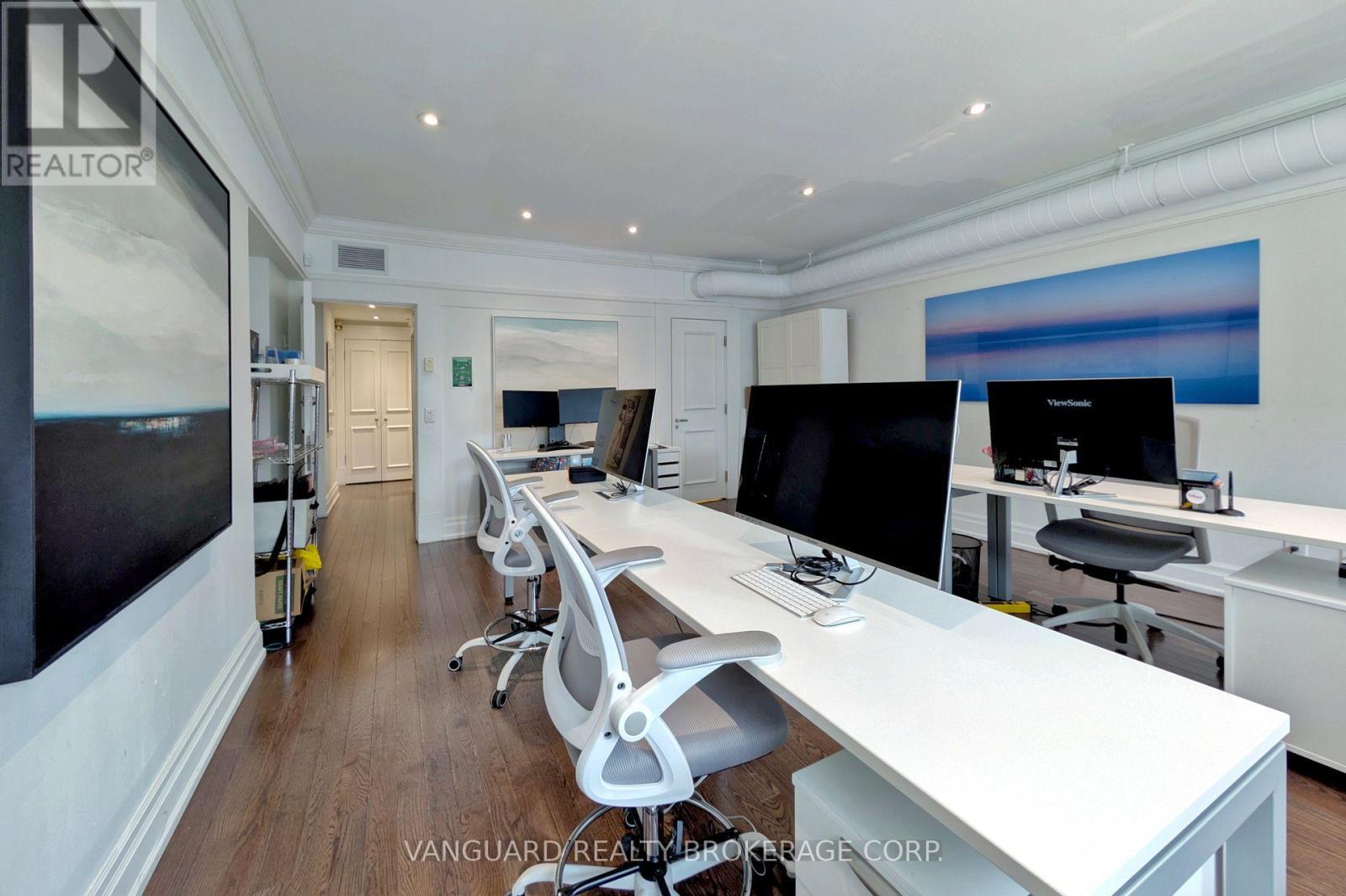 118 Avenue Road, Toronto, ON