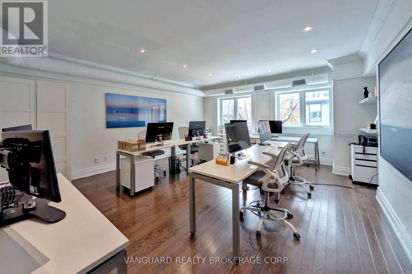 118 Avenue Road, Toronto, ON