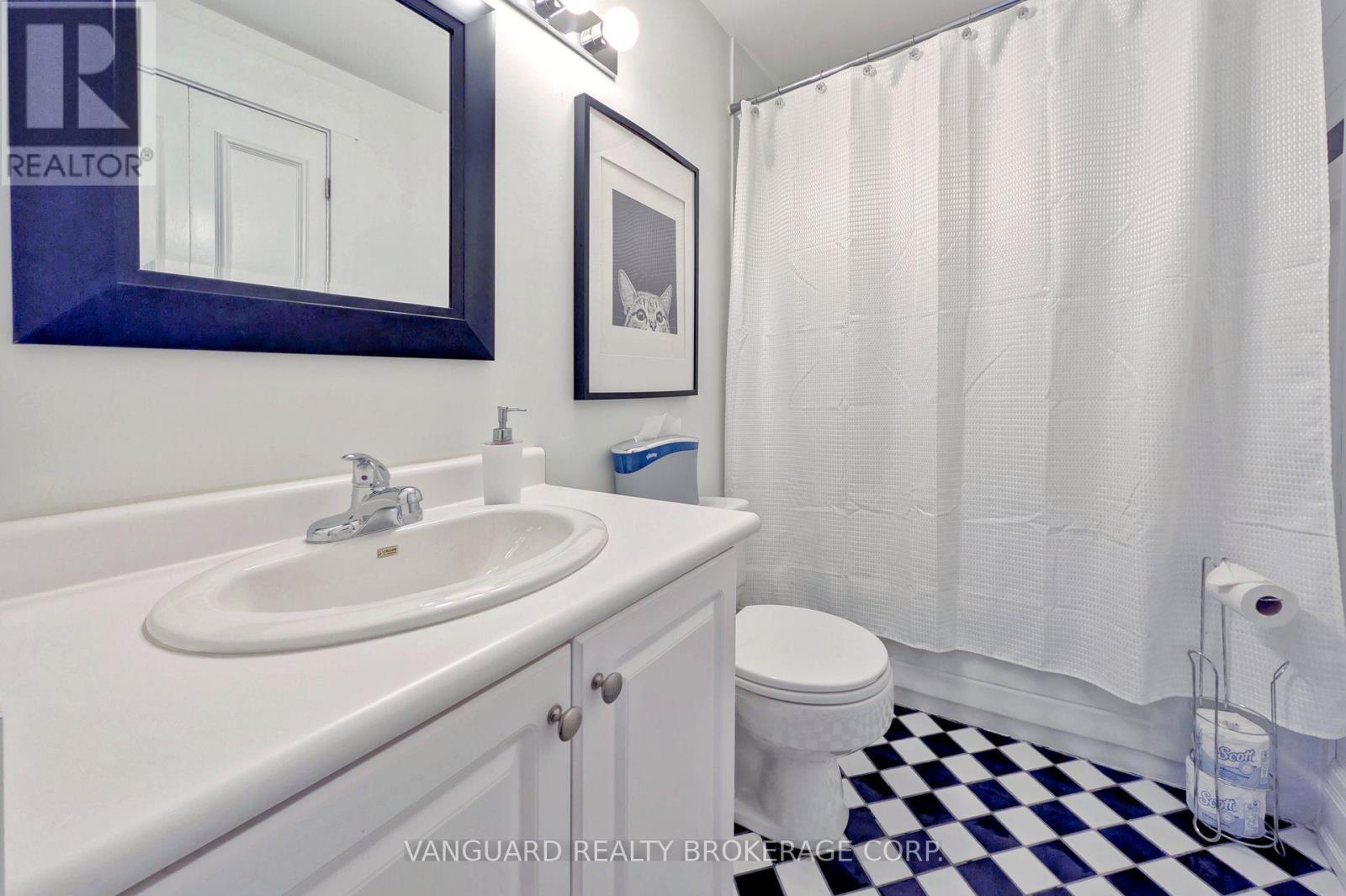 118 Avenue Road, Toronto, ON