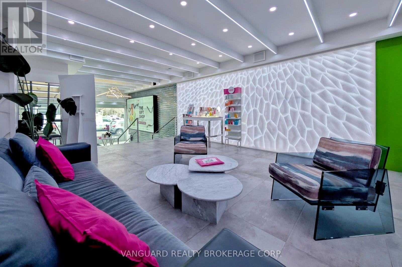 118 Avenue Road, Toronto, ON