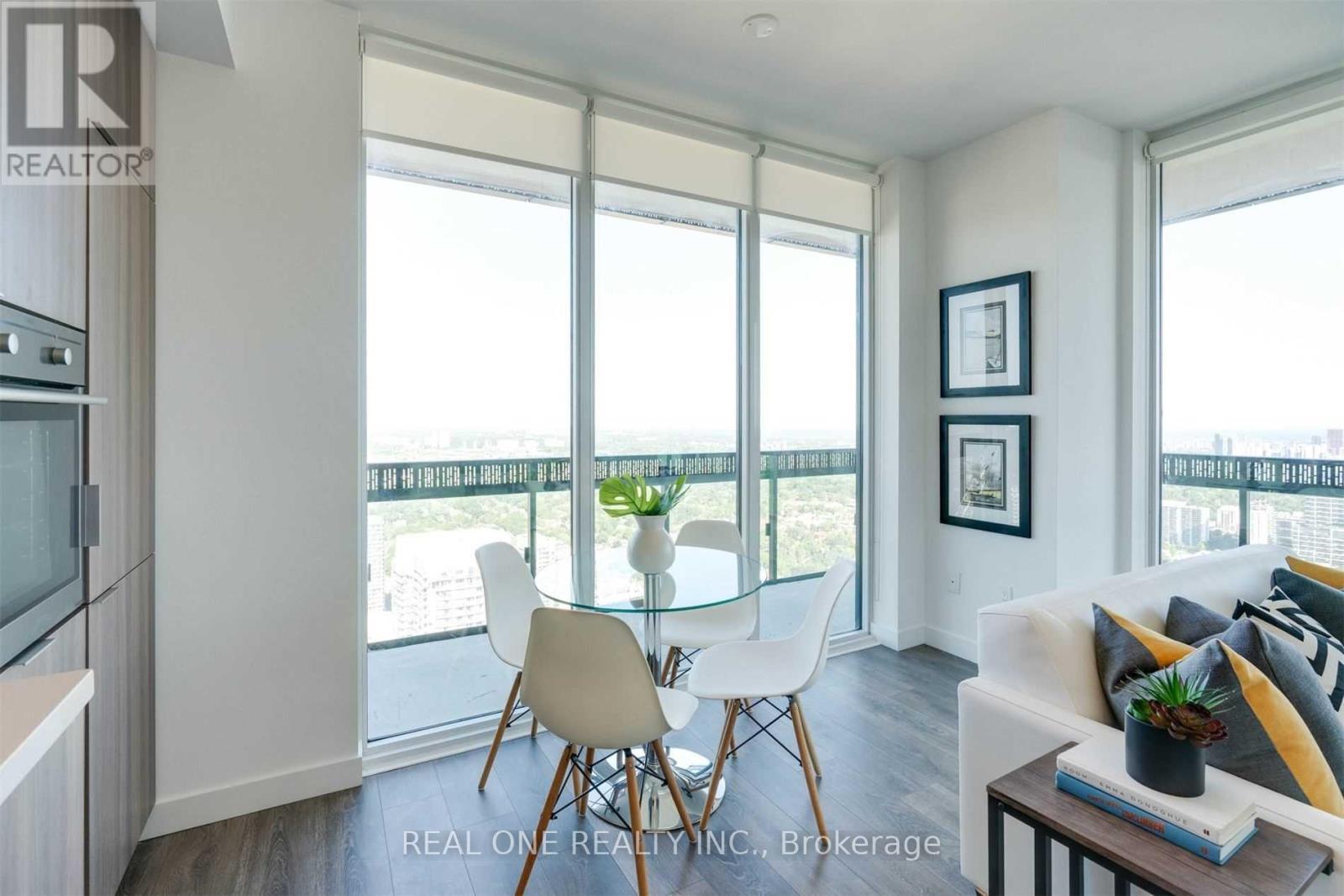 5011 - 8 Eglinton Avenue E, Toronto, ON - Indoor Photo Showing Dining Room