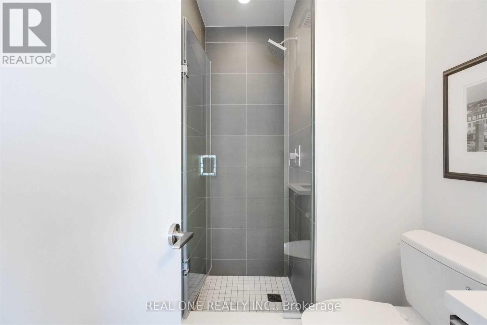5011 - 8 Eglinton Avenue E, Toronto, ON - Indoor Photo Showing Bathroom