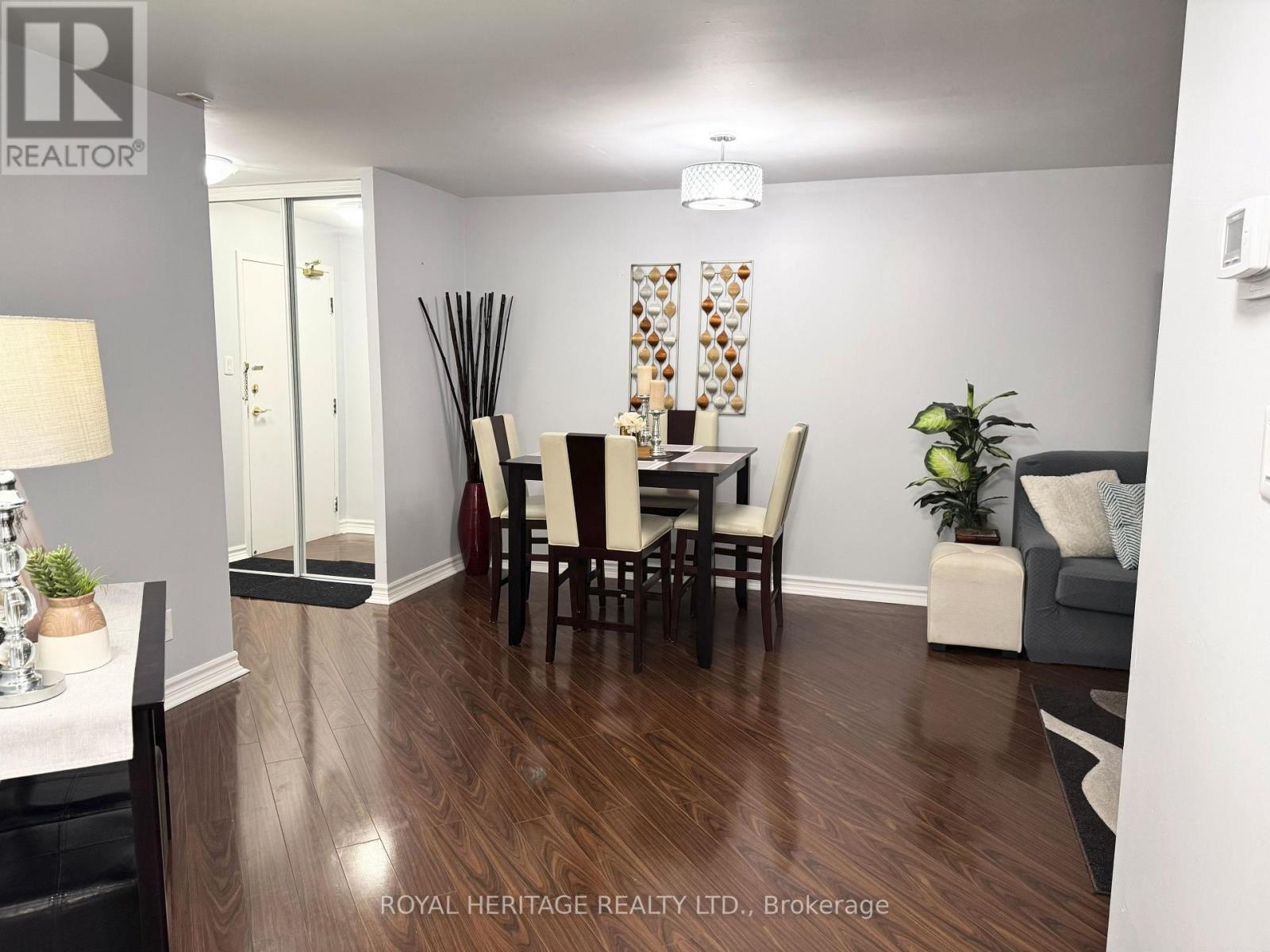 622 - 11753 Sheppard Avenue E, Toronto, ON - Indoor Photo Showing Dining Room