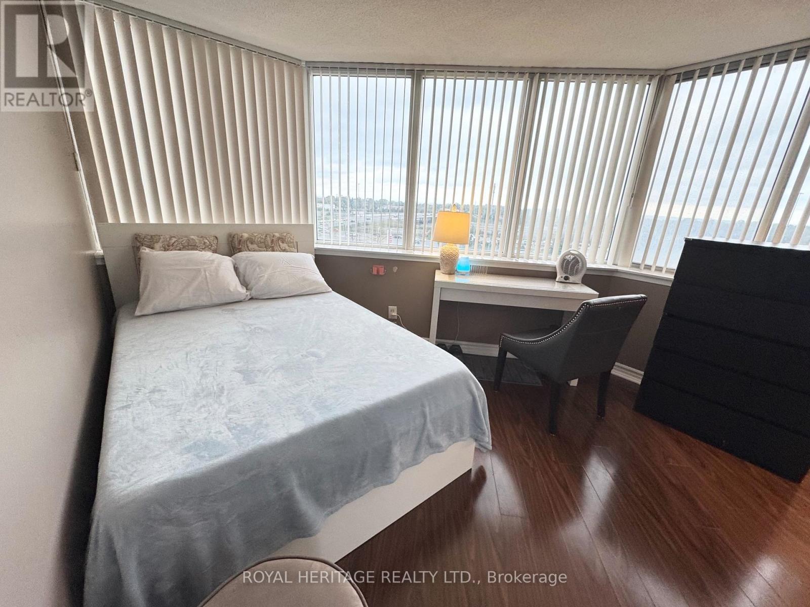 622 - 11753 Sheppard Avenue E, Toronto, ON - Indoor Photo Showing Bedroom