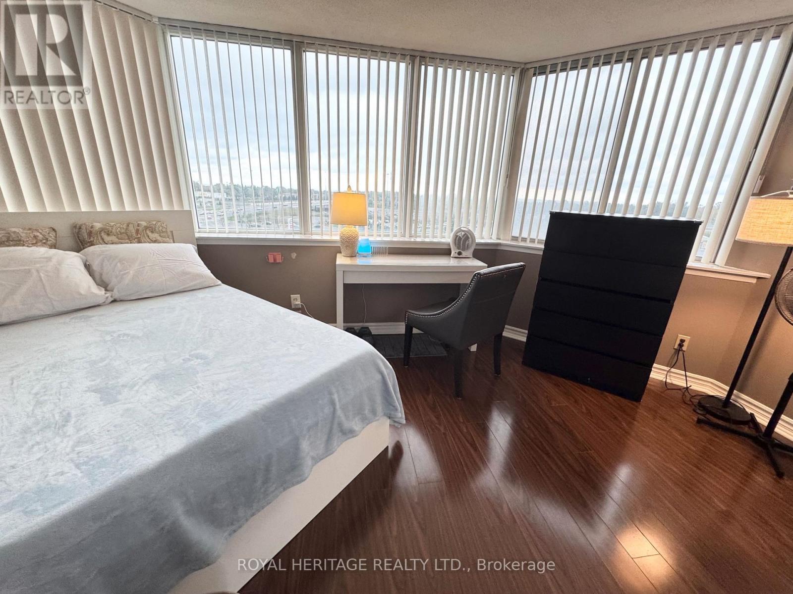 622 - 11753 Sheppard Avenue E, Toronto, ON - Indoor Photo Showing Bedroom