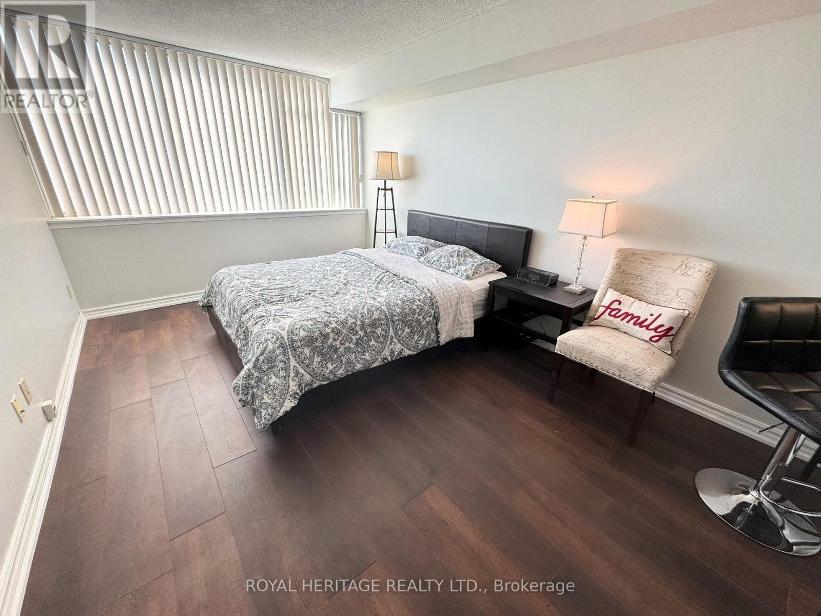 622 - 11753 Sheppard Avenue E, Toronto, ON - Indoor Photo Showing Bedroom