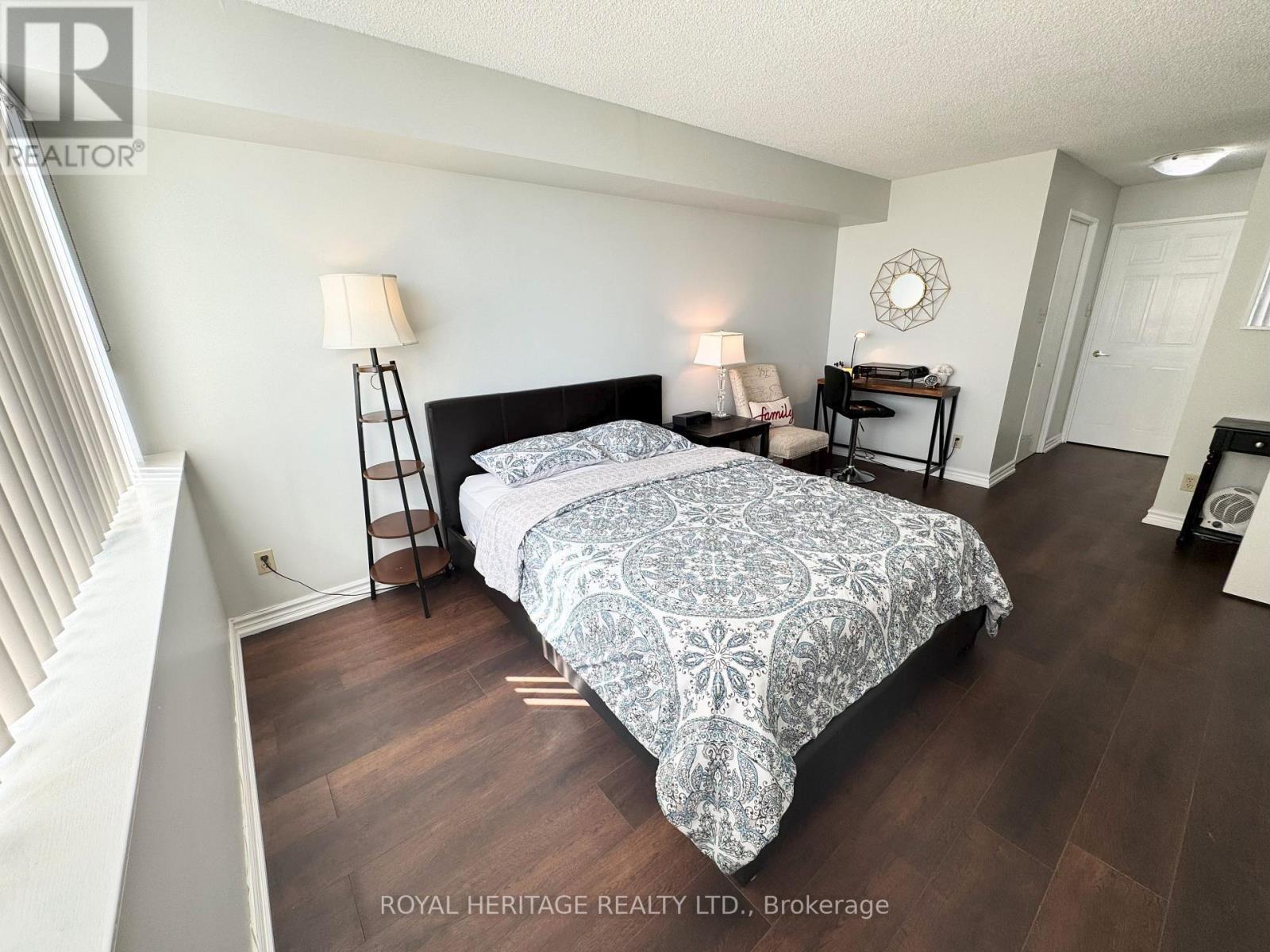 622 - 11753 Sheppard Avenue E, Toronto, ON - Indoor Photo Showing Bedroom