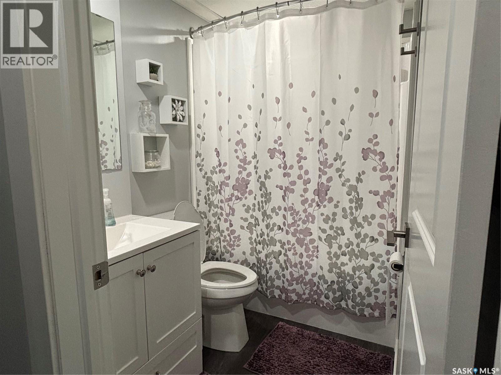 1621 Blackwood Drive, Prince Albert, SK - Indoor Photo Showing Bathroom