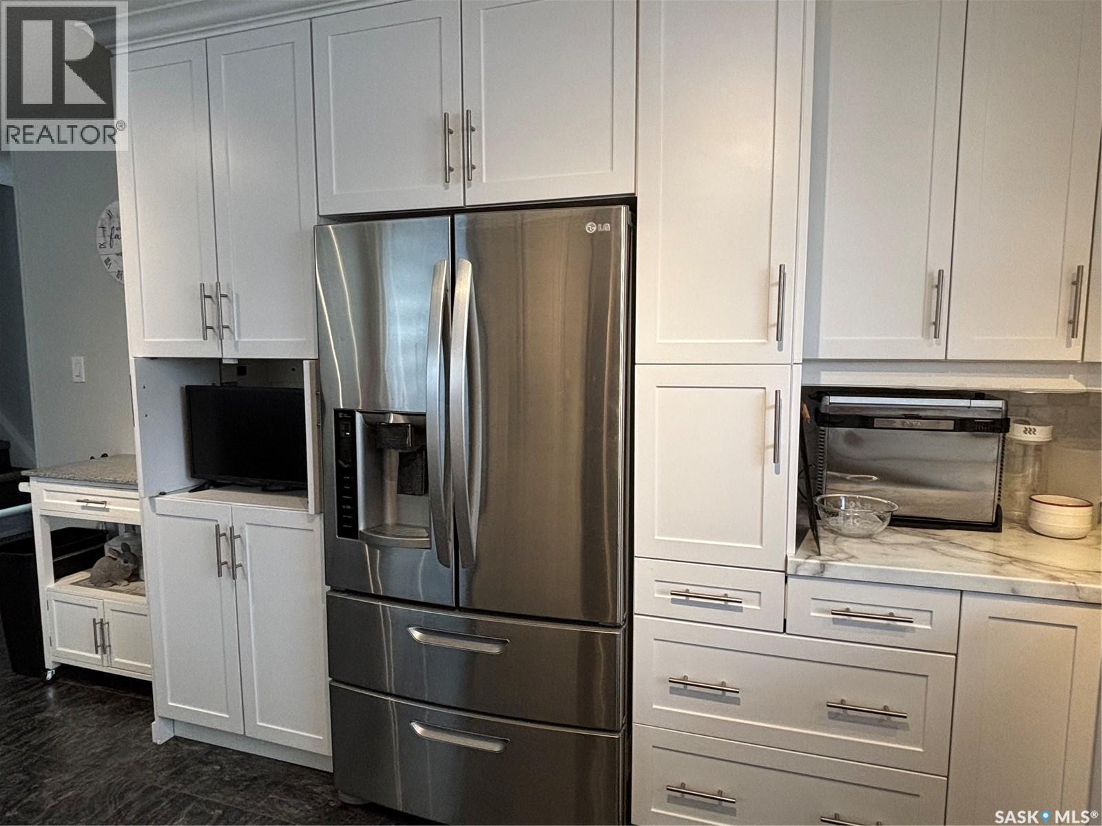 1621 Blackwood Drive, Prince Albert, SK - Indoor Photo Showing Kitchen