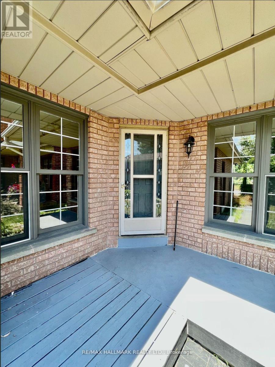 393 Pickering Crescent, Newmarket, ON - Outdoor With Exterior