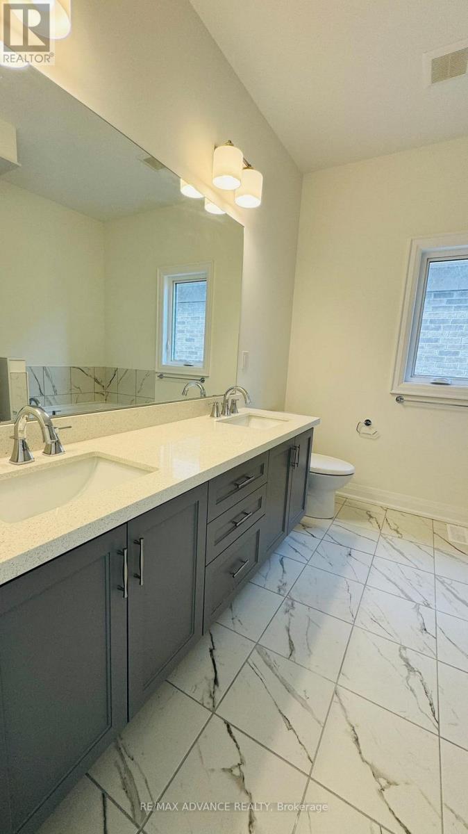 4201 Major Mackenzie Dr Drive, Markham, ON - Indoor Photo Showing Bathroom