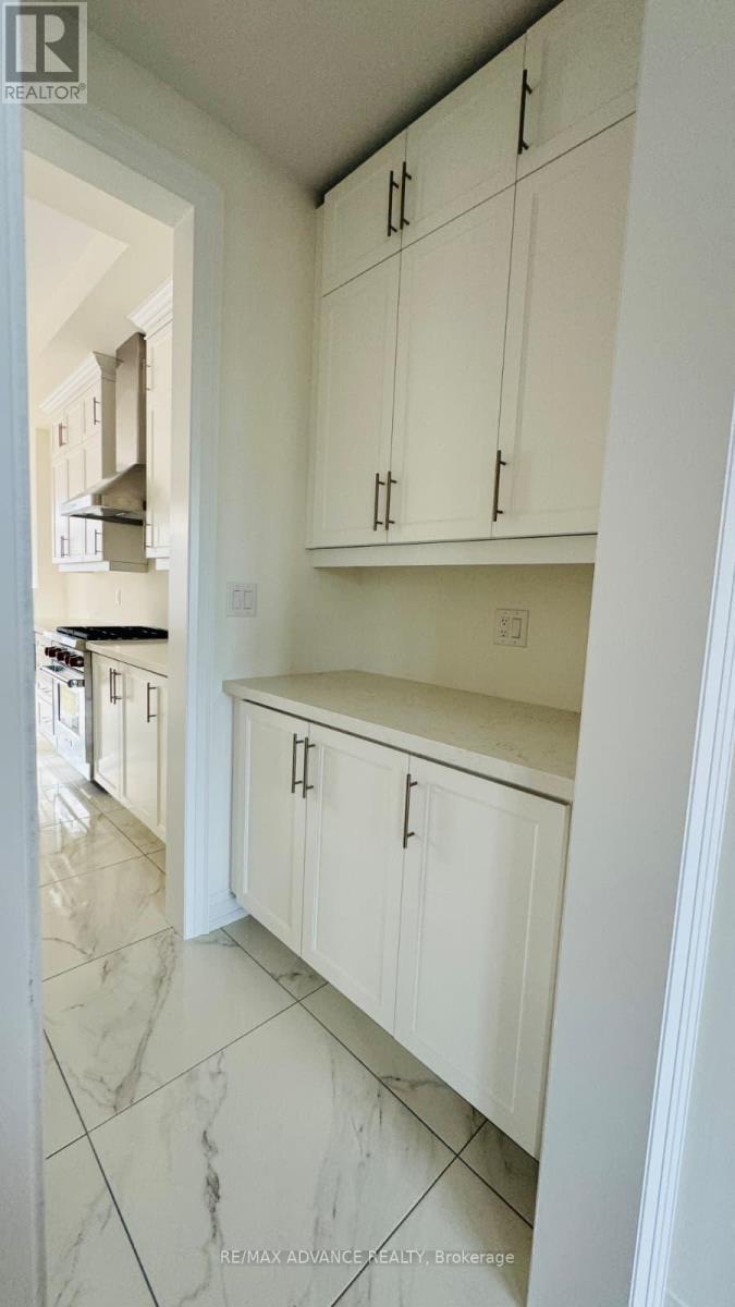 4201 Major Mackenzie Dr Drive, Markham, ON - Indoor Photo Showing Kitchen