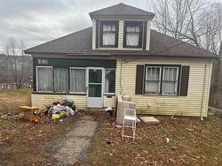 79 Elm Street Bridgewater, NS B4V 2V5