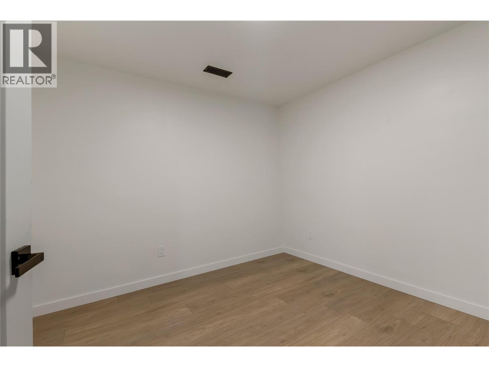 1527 40 Street, Vernon, BC - Indoor Photo Showing Other Room