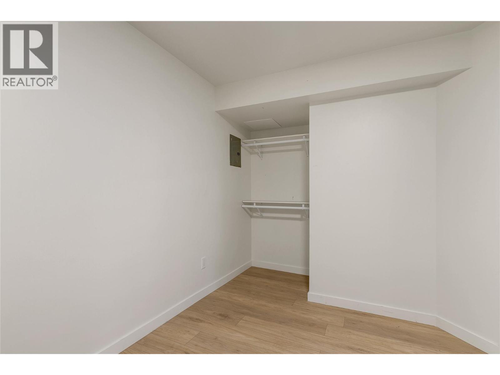 1527 40 Street, Vernon, BC - Indoor