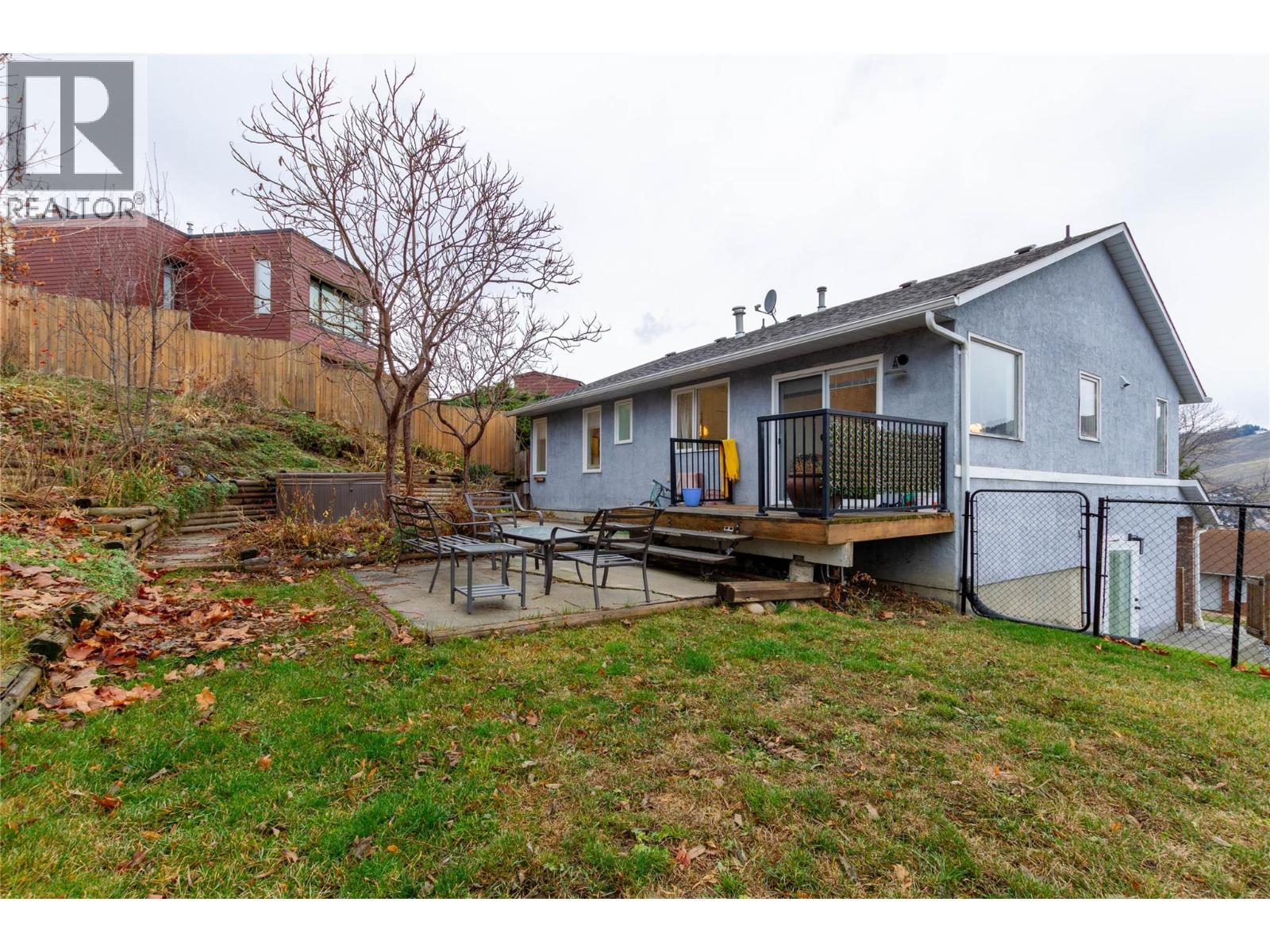 1527 40 Street, Vernon, BC - Outdoor With Deck Patio Veranda