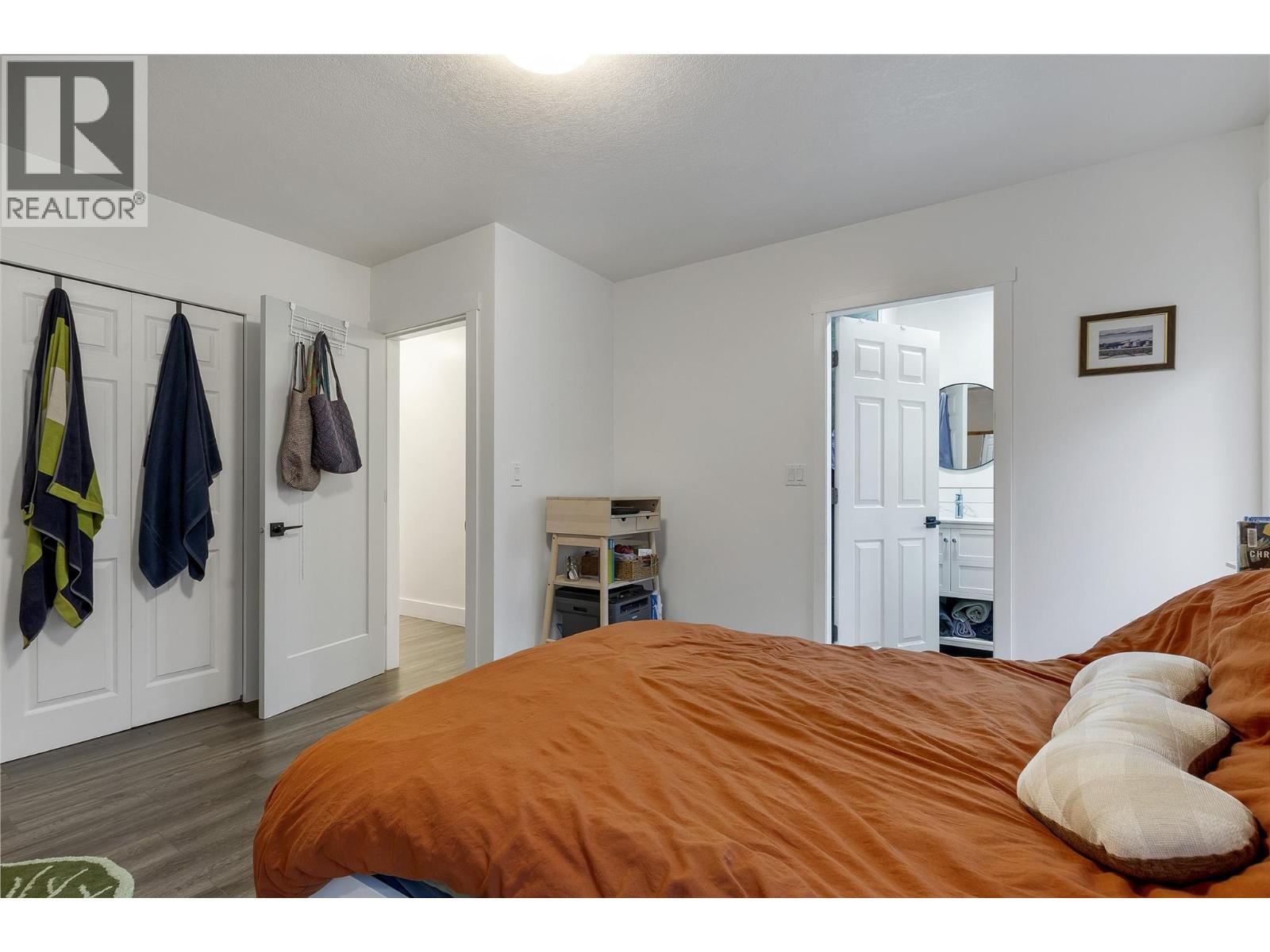 1527 40 Street, Vernon, BC - Indoor Photo Showing Bedroom