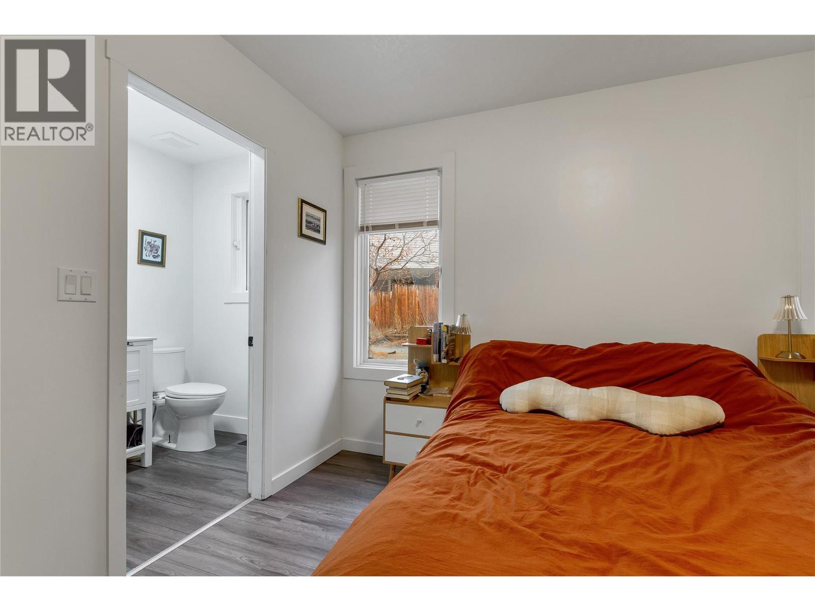 1527 40 Street, Vernon, BC - Indoor Photo Showing Bedroom