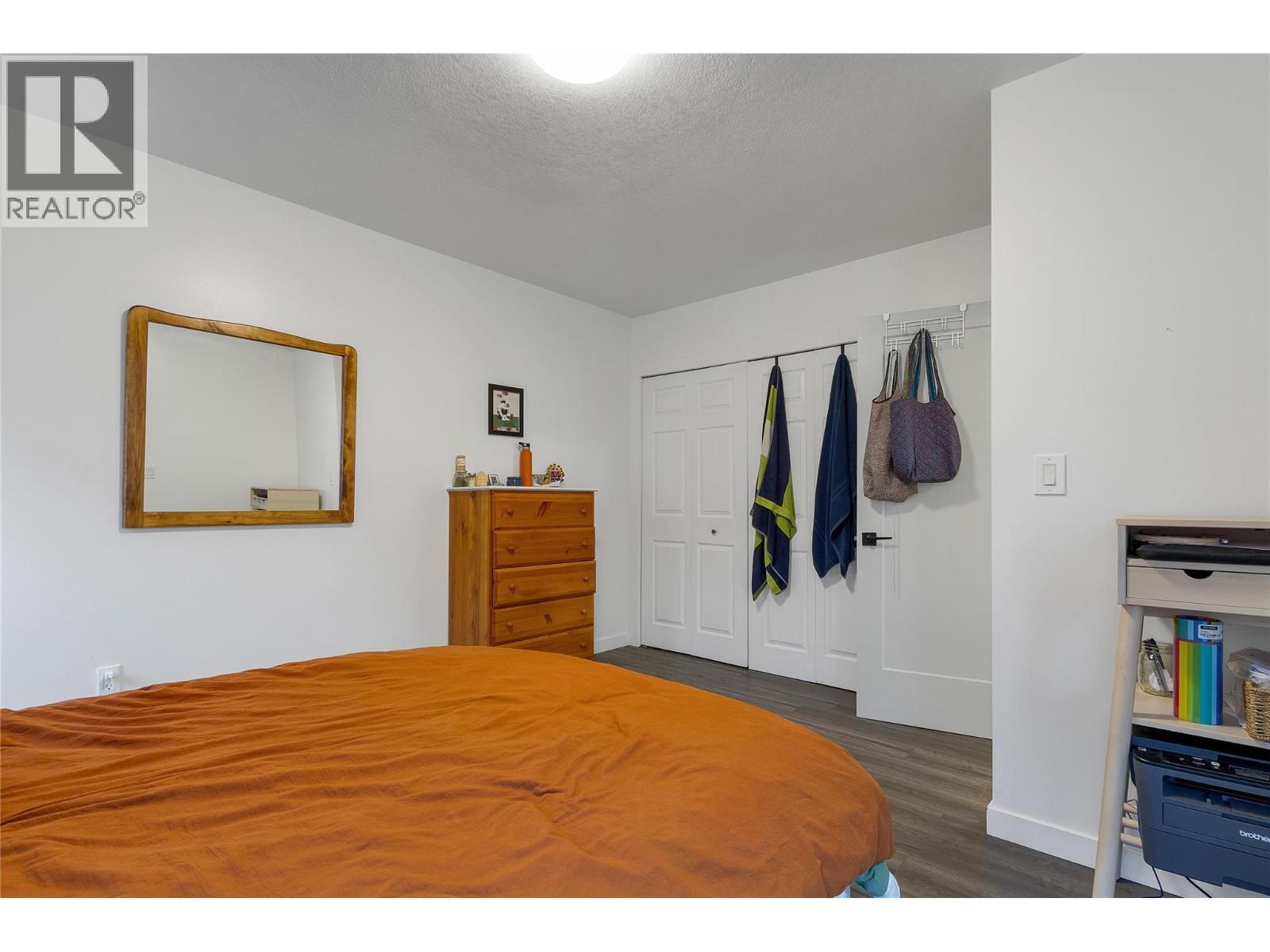 1527 40 Street, Vernon, BC - Indoor Photo Showing Bedroom