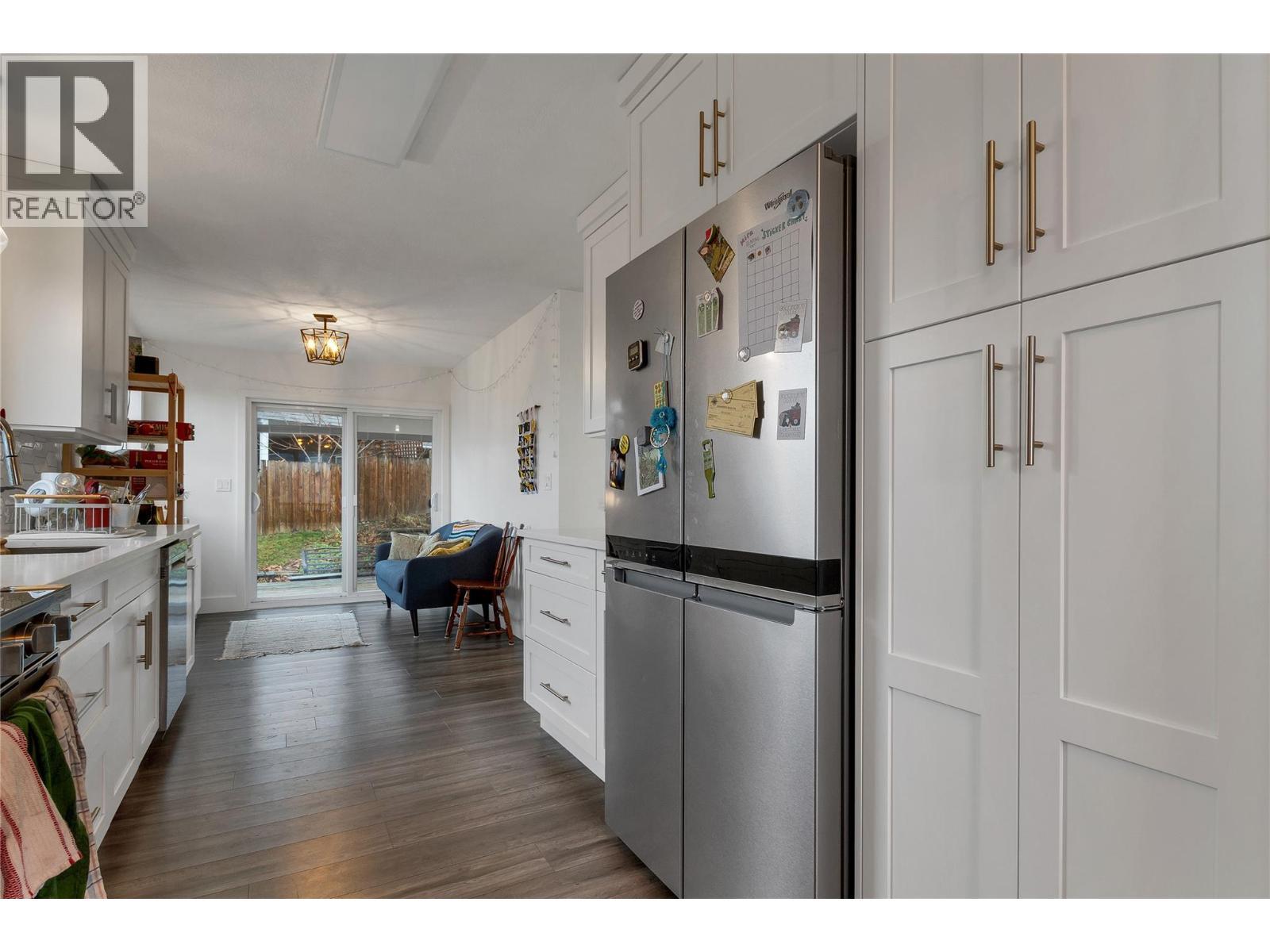 1527 40 Street, Vernon, BC - Indoor Photo Showing Kitchen