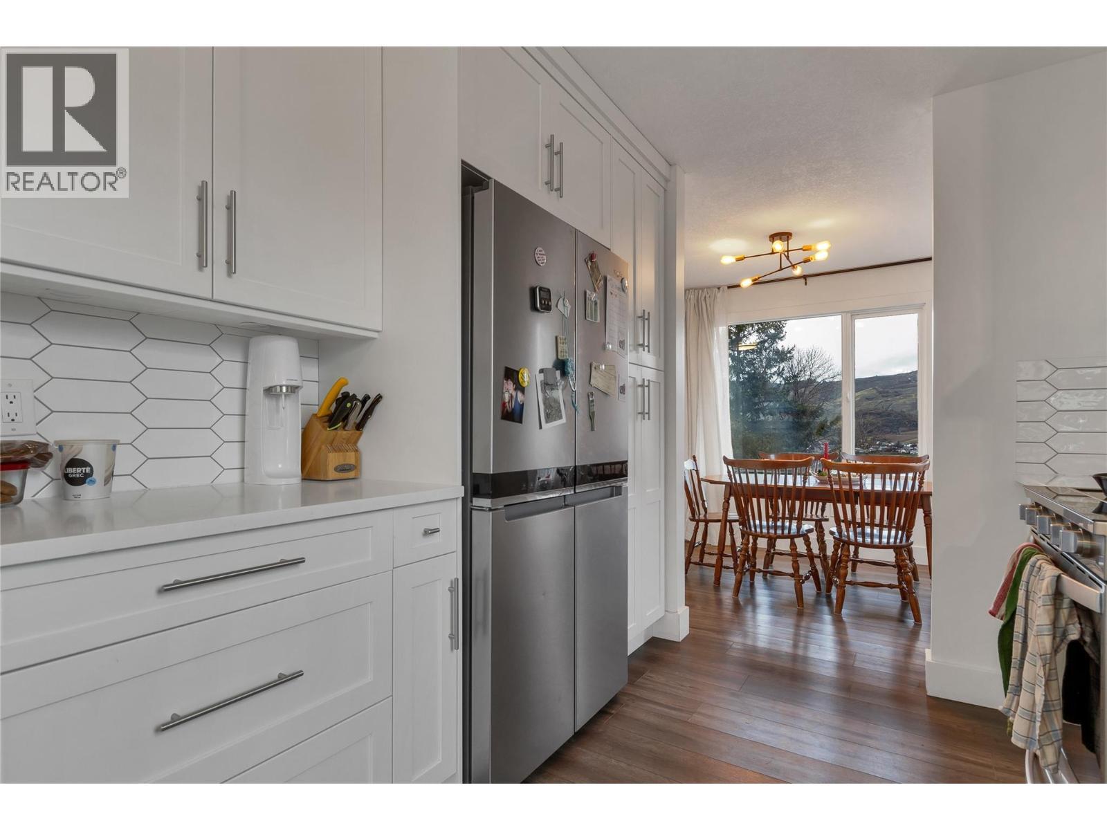 1527 40 Street, Vernon, BC - Indoor Photo Showing Kitchen