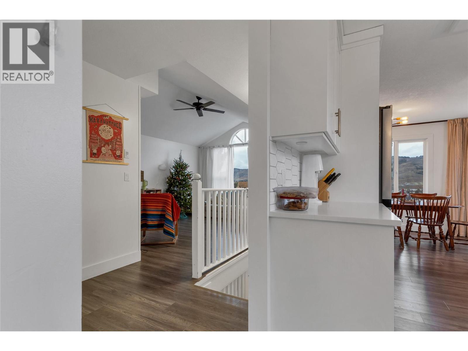 1527 40 Street, Vernon, BC - Indoor