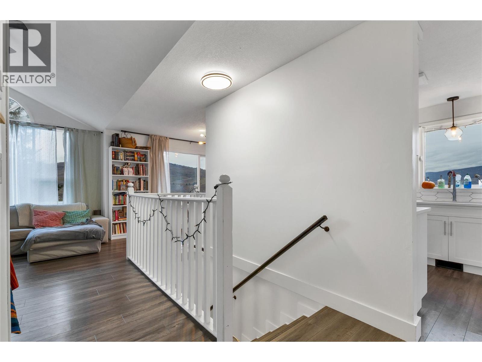 1527 40 Street, Vernon, BC - Indoor