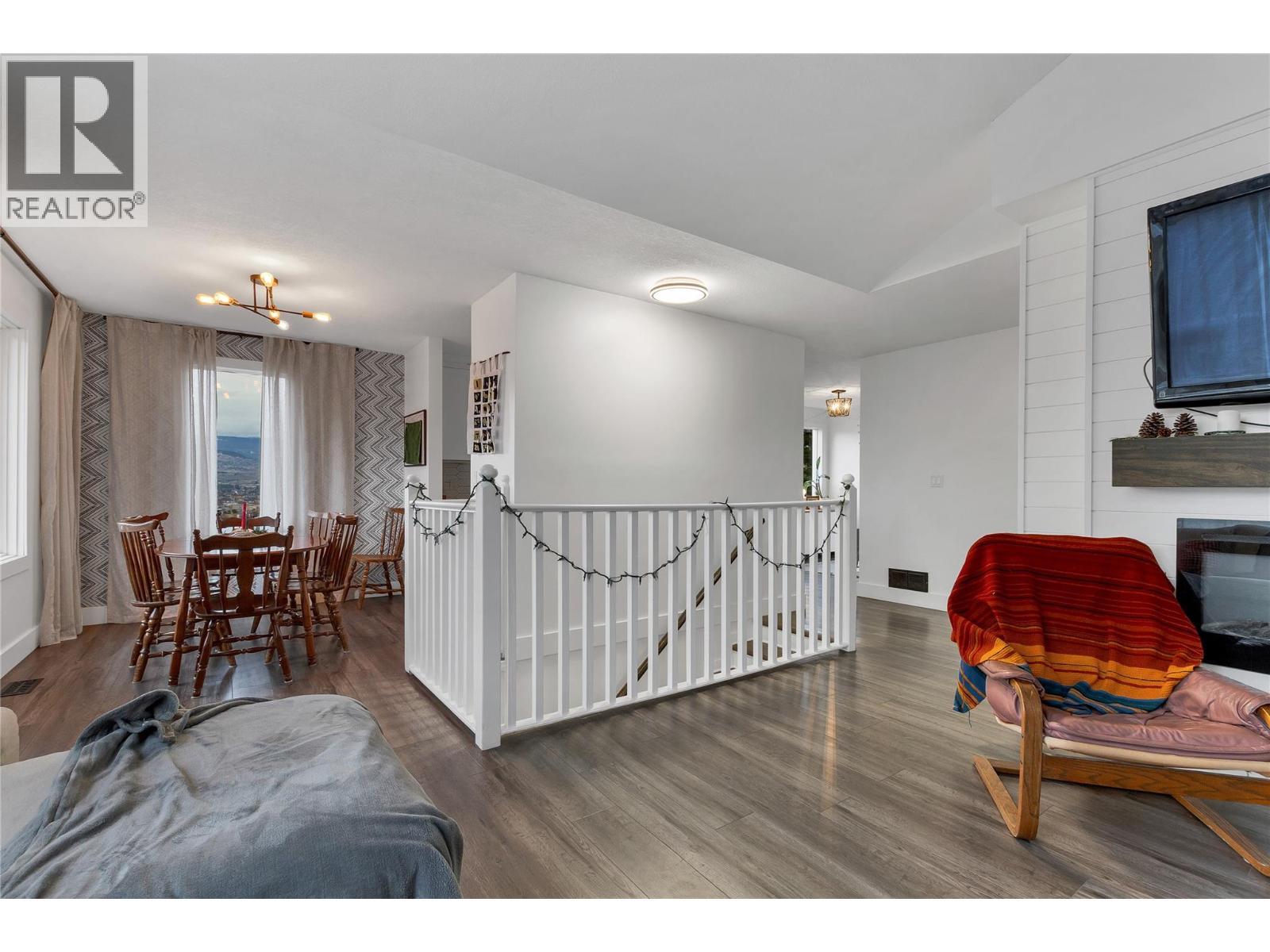 1527 40 Street, Vernon, BC - Indoor