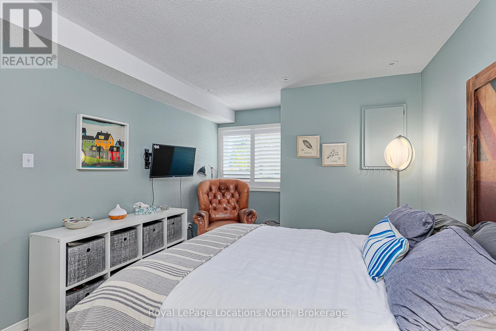 13 - 5 Harbour Street E, Collingwood, ON - Indoor Photo Showing Bedroom