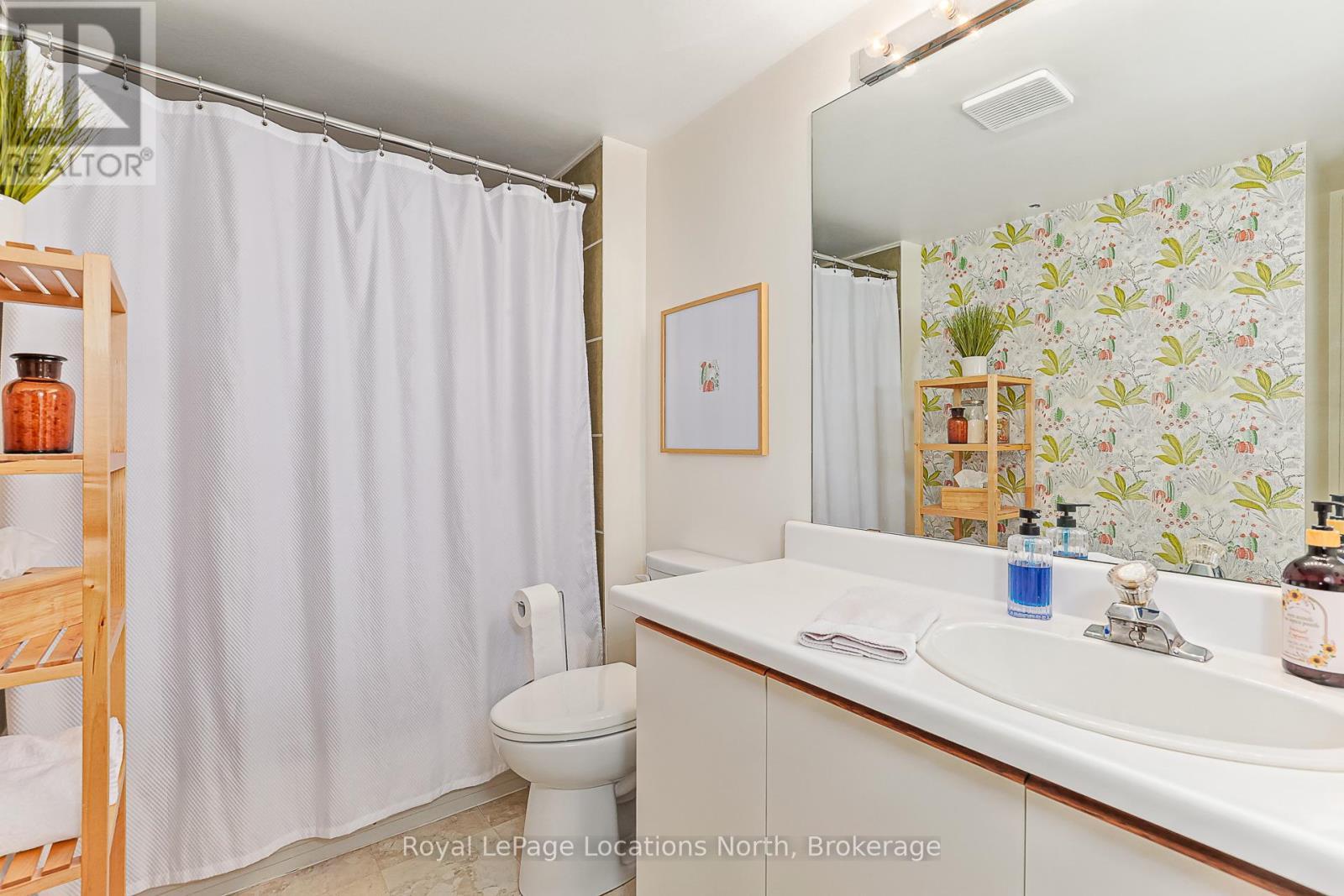 13 - 5 Harbour Street E, Collingwood, ON - Indoor Photo Showing Bathroom