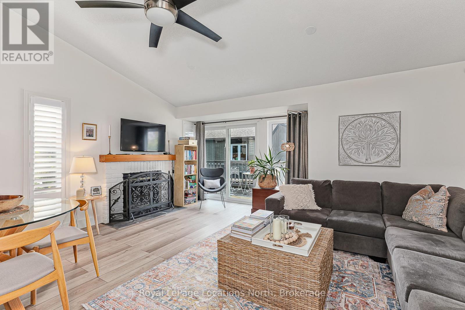 13 - 5 Harbour Street E, Collingwood, ON - Indoor Photo Showing Living Room With Fireplace