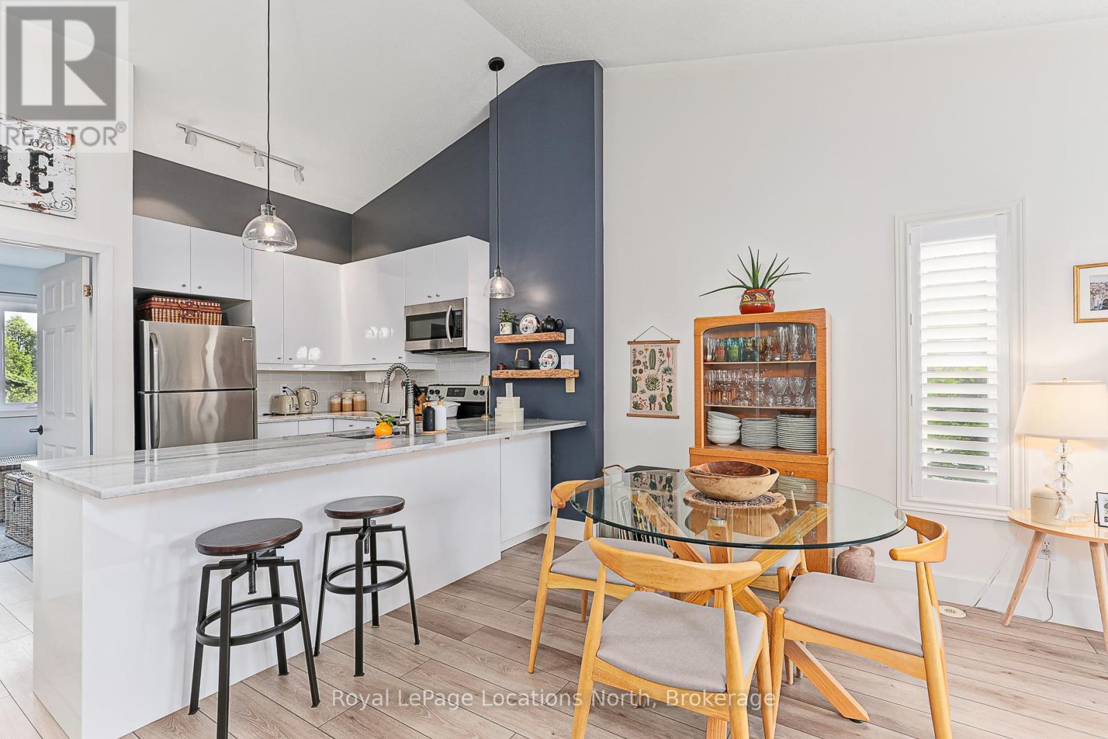 13 - 5 Harbour Street E, Collingwood, ON - Indoor