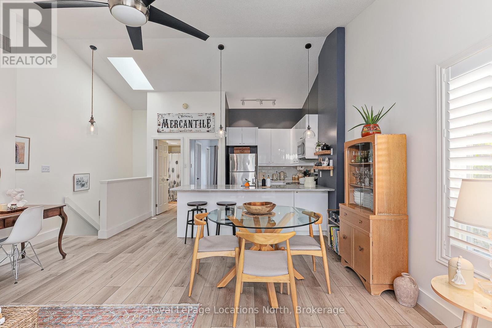 13 - 5 Harbour Street E, Collingwood, ON - Indoor