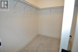 Main Floor Walkin Closet -