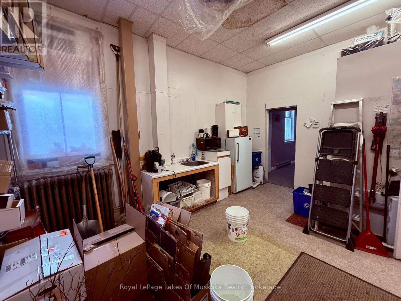 Rear stock room commercial unit A - 185 Ontario Street, Burk'S Falls, ON