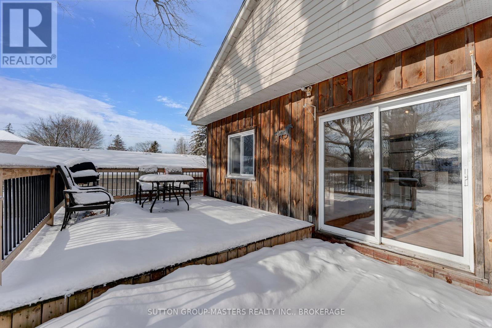 18 Greer Street, Kingston (Rideau), ON - Outdoor With Exterior