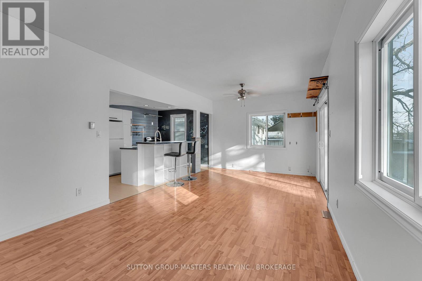 18 Greer Street, Kingston (Rideau), ON - Indoor