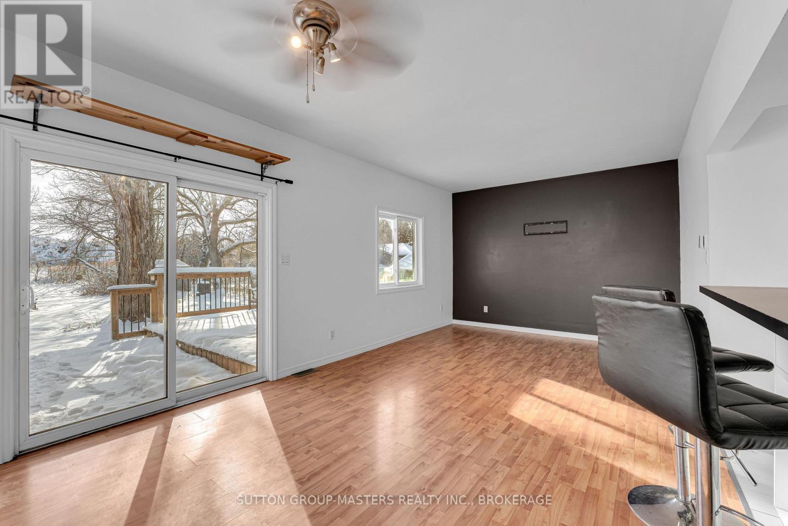 18 Greer Street, Kingston (Rideau), ON - Indoor